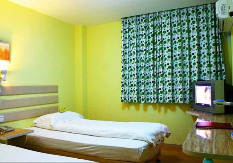 V8 Hotel Train Station Гуанджоу Екстериор снимка